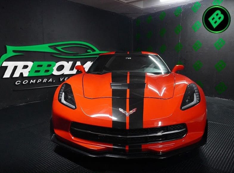 Chevrolet Corvette Stingray - Imagen 1