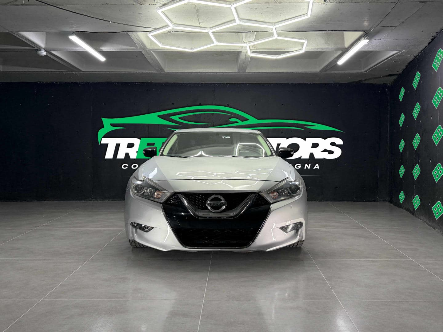 Nissan Maxima SV - Imagen 1